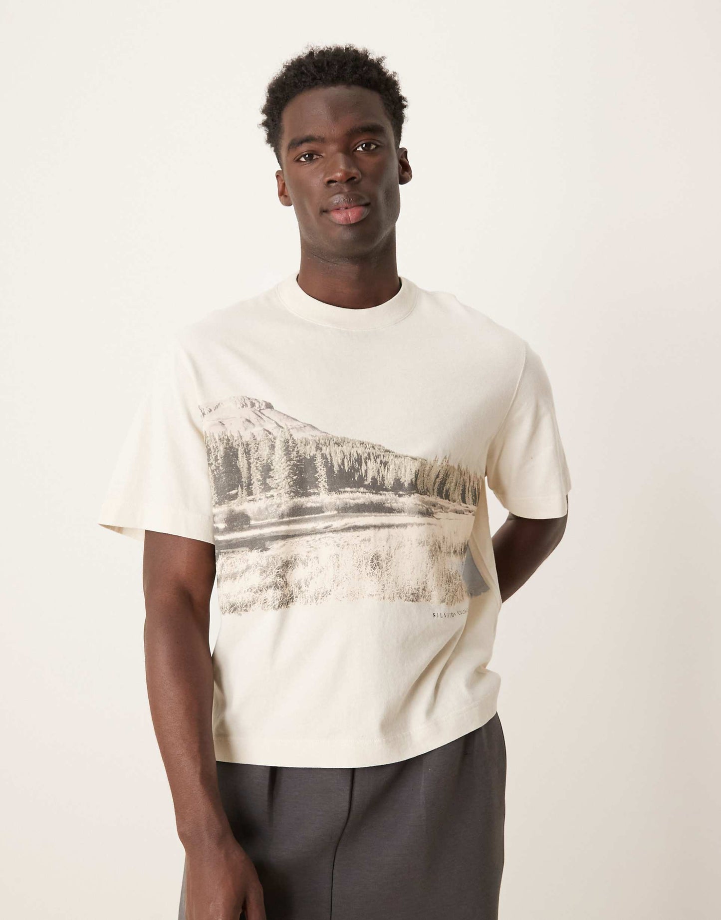 Short Sleeve Back Print Graphic T-Shirt