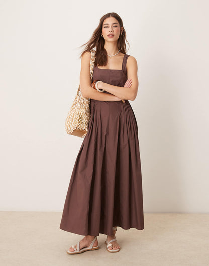 Scoop Neck Pleat Waist Midi Dress