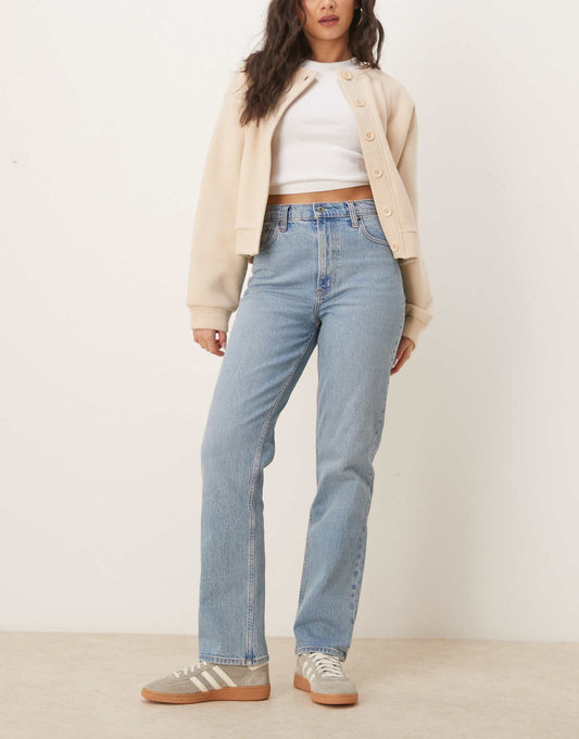 Mid Rise 90S Straight Jeans