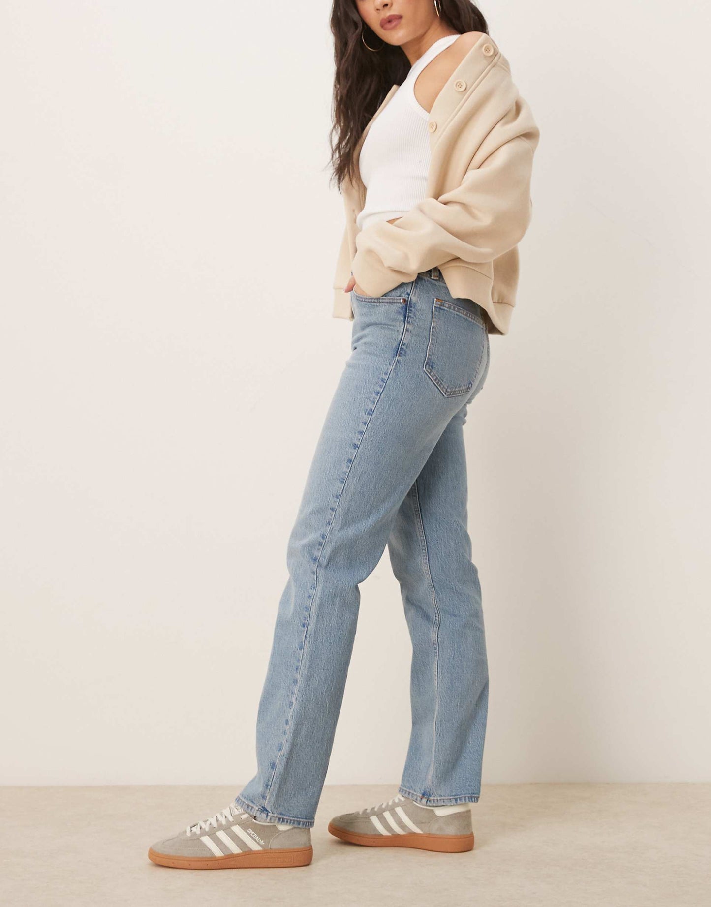 Mid Rise 90S Straight Jeans