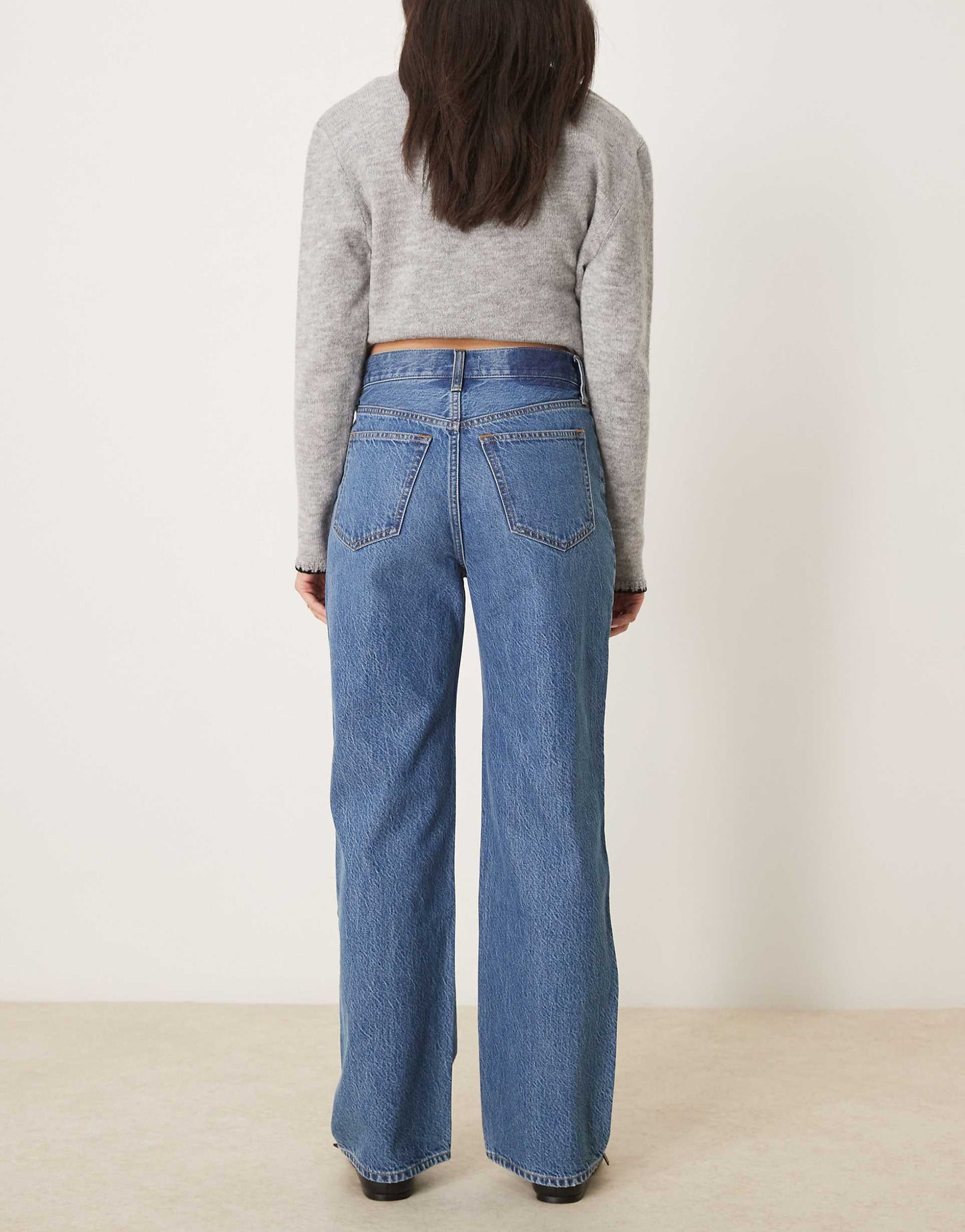 Mid Rise Loose Jeans