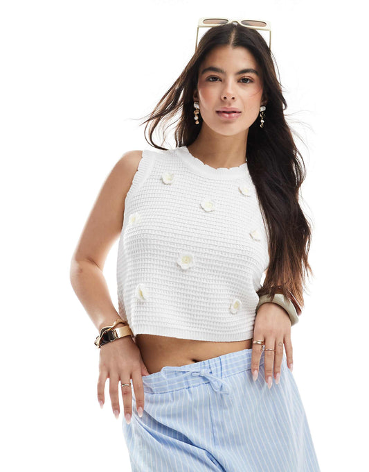 Crew Neck Tank Top With Crochet Daisy Design