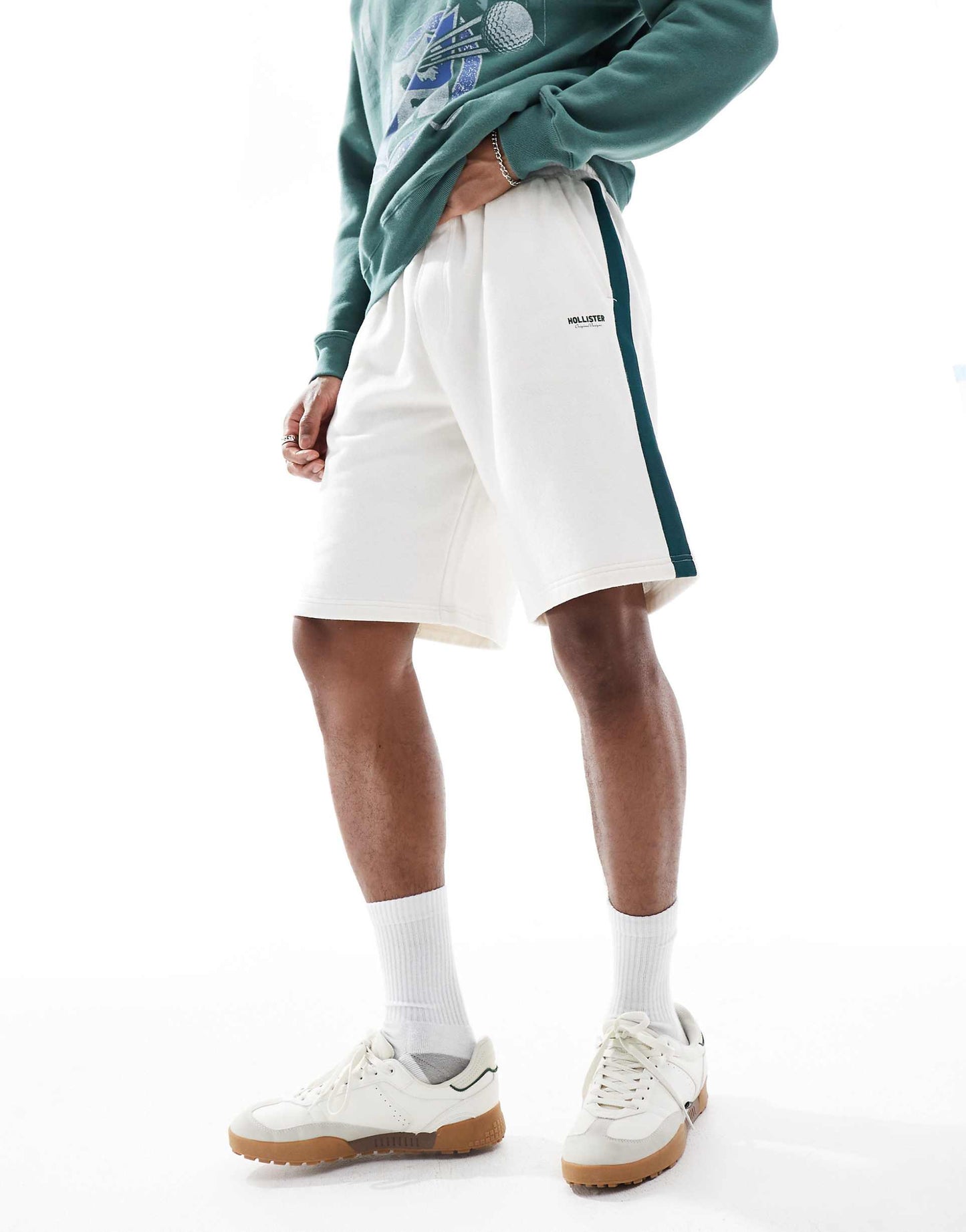 Loose Varsity Logo Short With Side Stripe