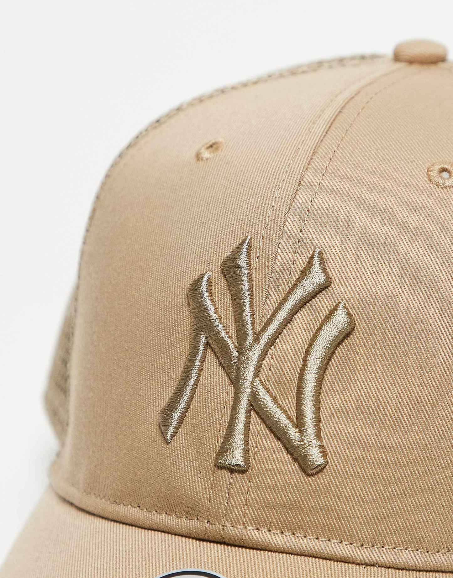 Ny Yankees Contrast Clean Up Trucker Cap