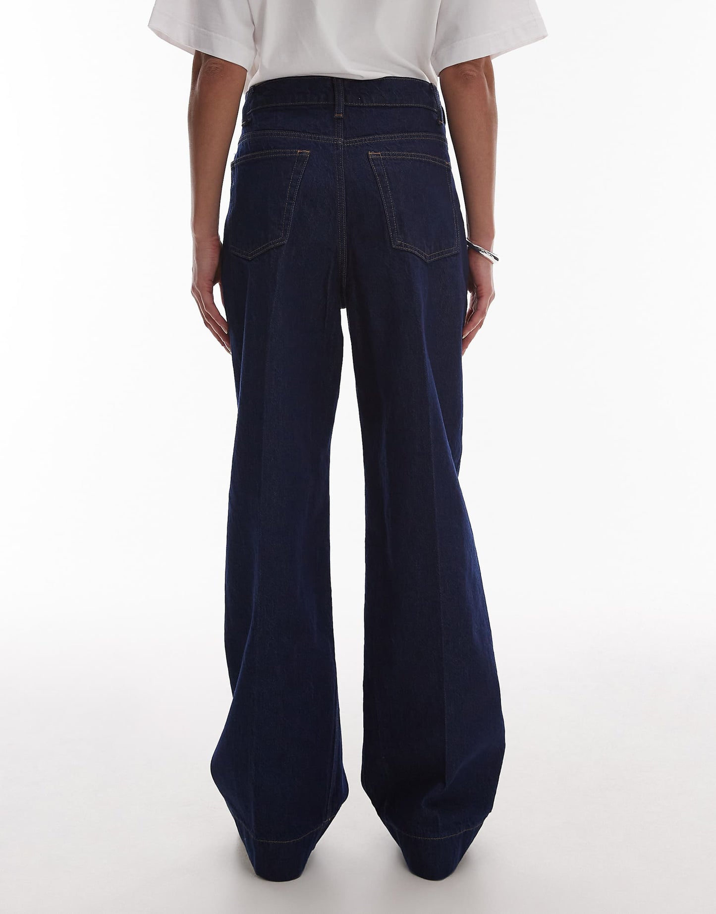 Mid Rise Loose Fit Jean With Patch Pocket