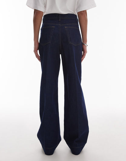 Mid Rise Loose Fit Jean With Patch Pocket