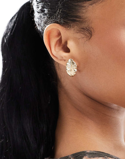 Hoop Earrings With Leaf Detail