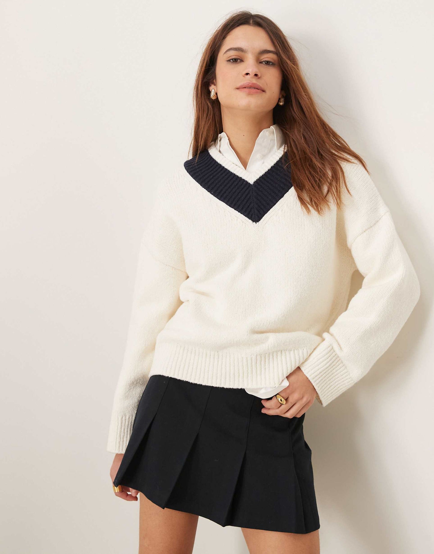 Oversized Contrast V Neck Jumper