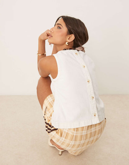 Button Detail Shell Top