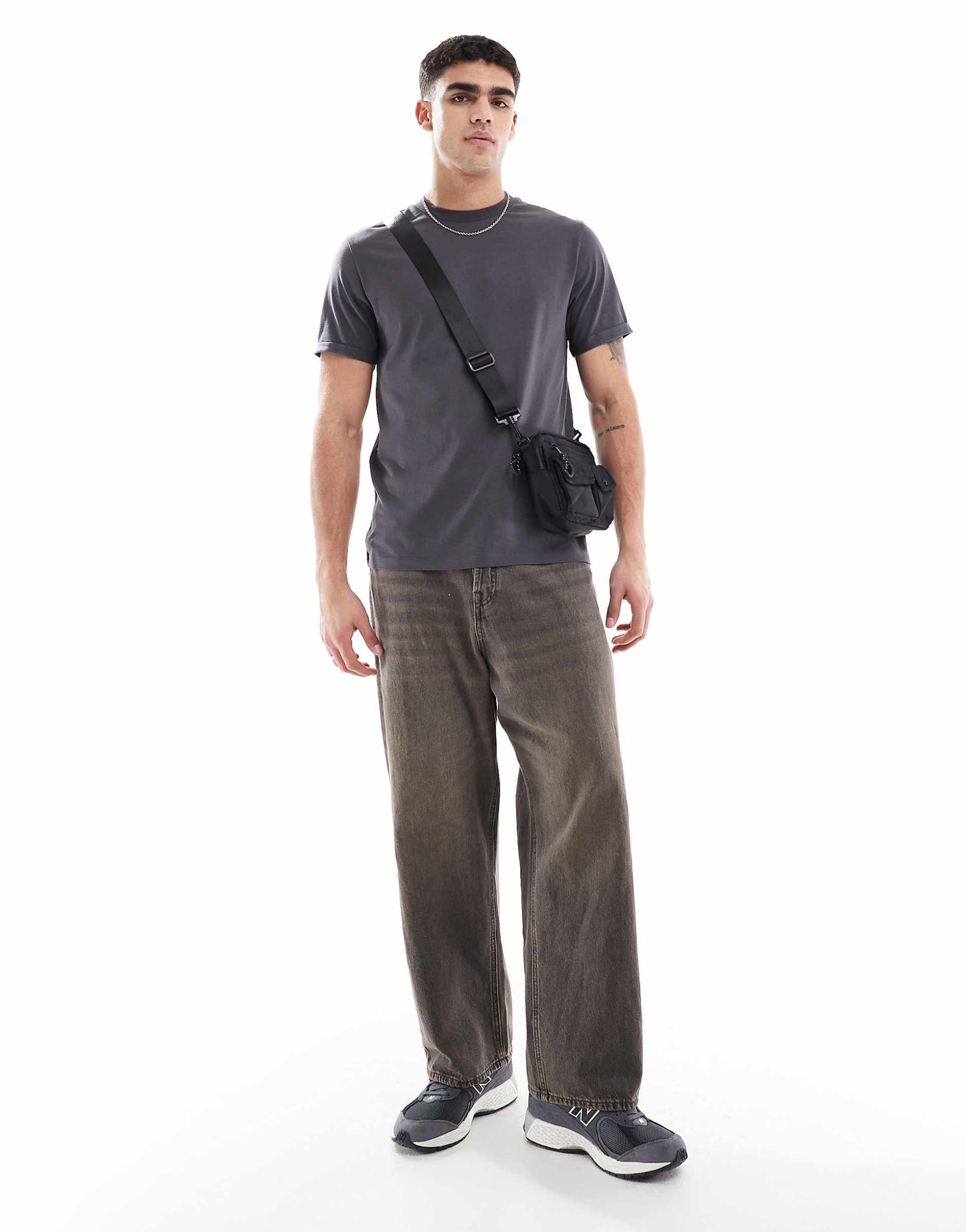 Essential Crew Neck T-Shirt With Roll Sleeve