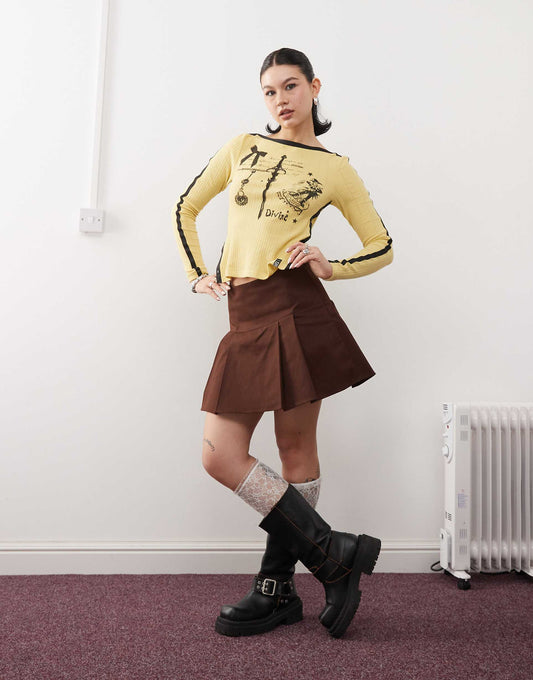 Mini Skirt With Deep Waist And Pleats
