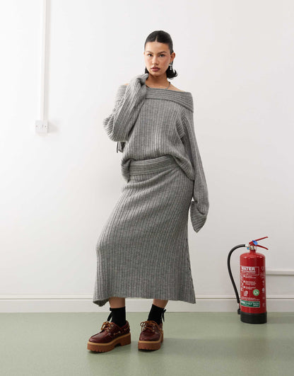 Knitted Ribbed Maxi Skirt