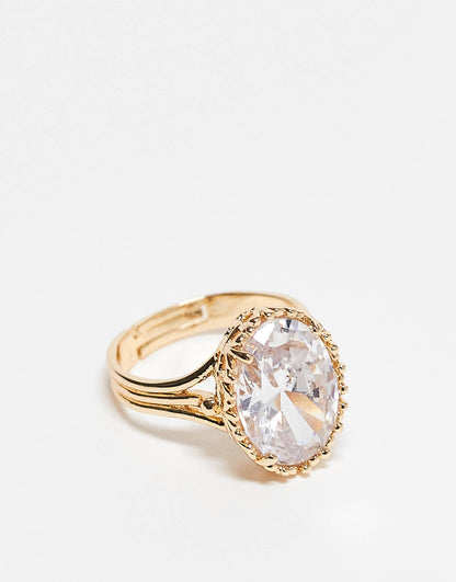 Ring With Oval Cubic Zirconia Detail