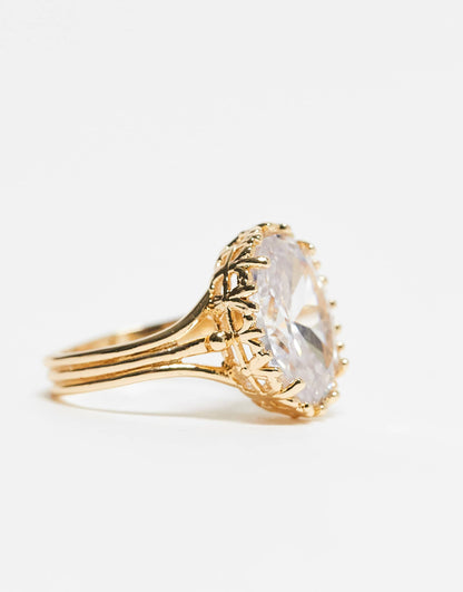 Ring With Oval Cubic Zirconia Detail