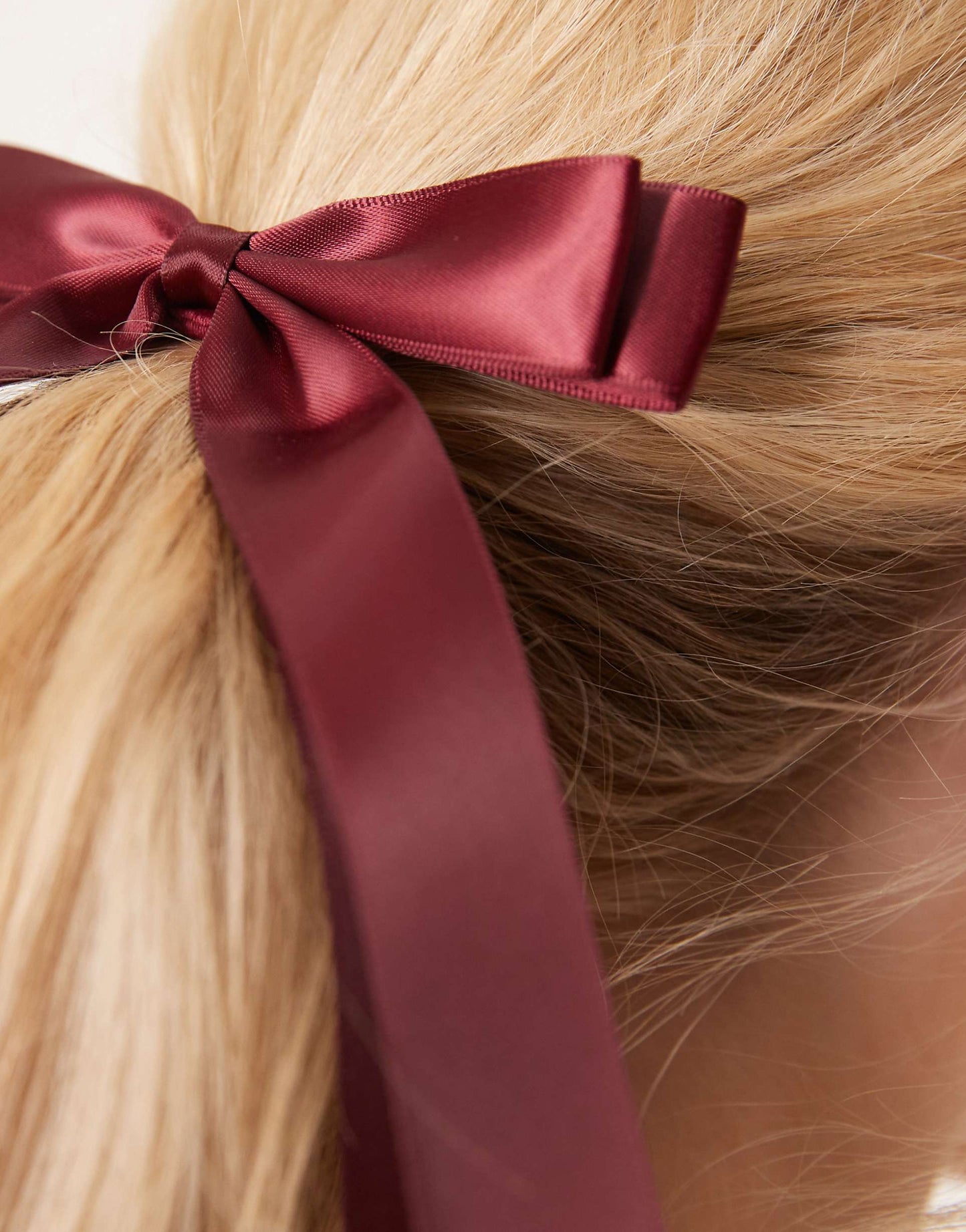 Hairband With Bow Detail