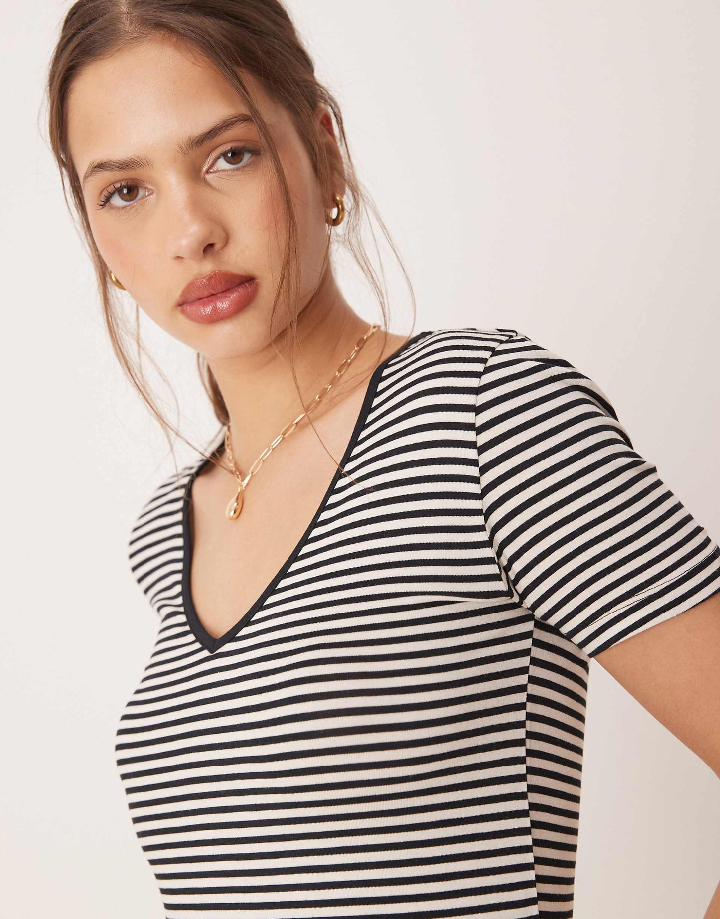 V Neck T-Shirt With Contrast Trim