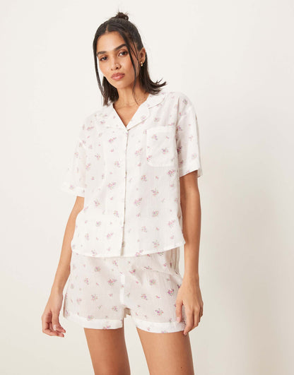 Short Sleeve Revere Pyjama Top And Short Set