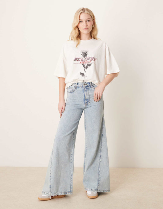 Super Wide Leg Jean With Twisted Seam