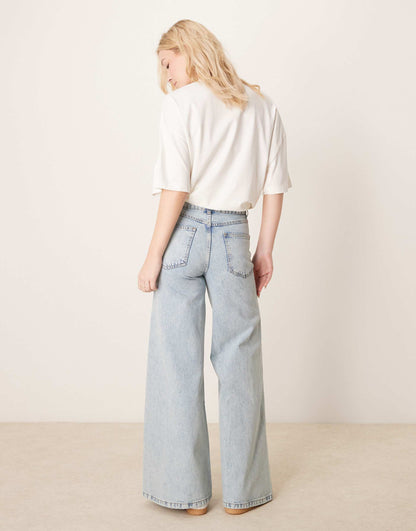 Super Wide Leg Jean With Twisted Seam