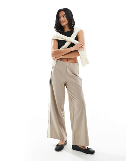 Petite Loose Pull On Trousers With Side Stripe