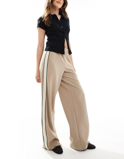 Loose Pull On Trousers With Side Stripe