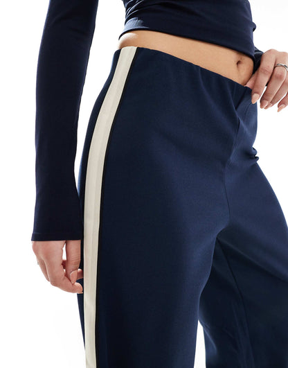 Loose Pull On Trousers With Side Stripe
