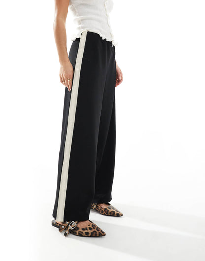 Petite Loose Pull On Trousers With Side Stripe