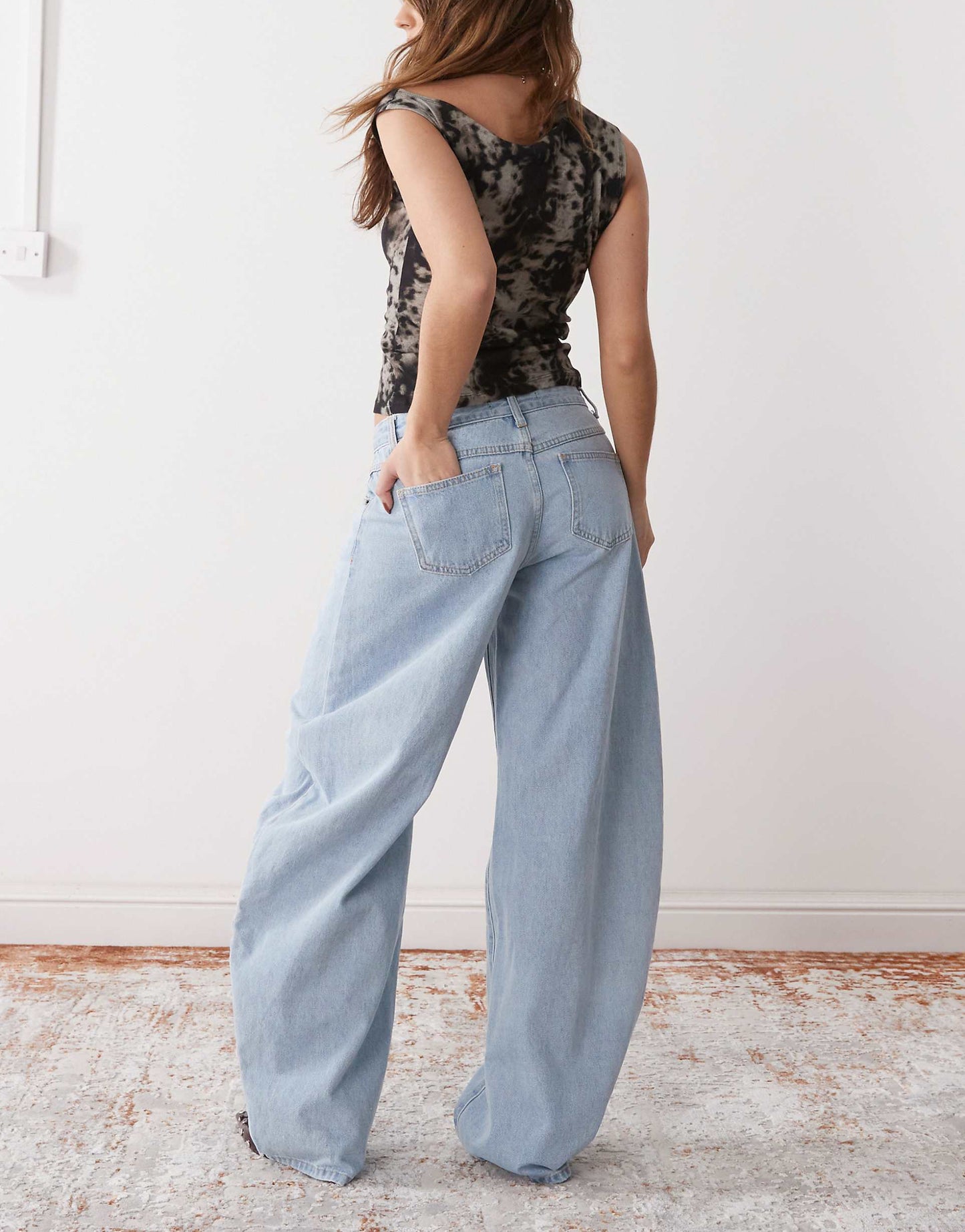 Barrel Leg Jeans