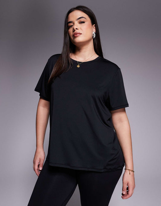 Curve Icon Performance T-Shirt With Quick Dry