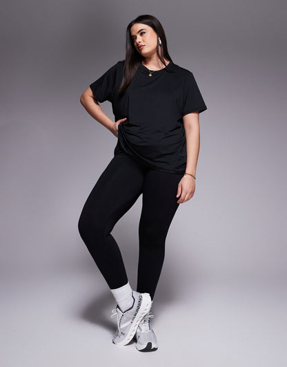 Curve Icon Performance T-Shirt With Quick Dry