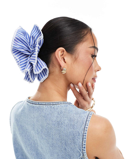 Oversized Scrunchie Hairband With Striped Pattern