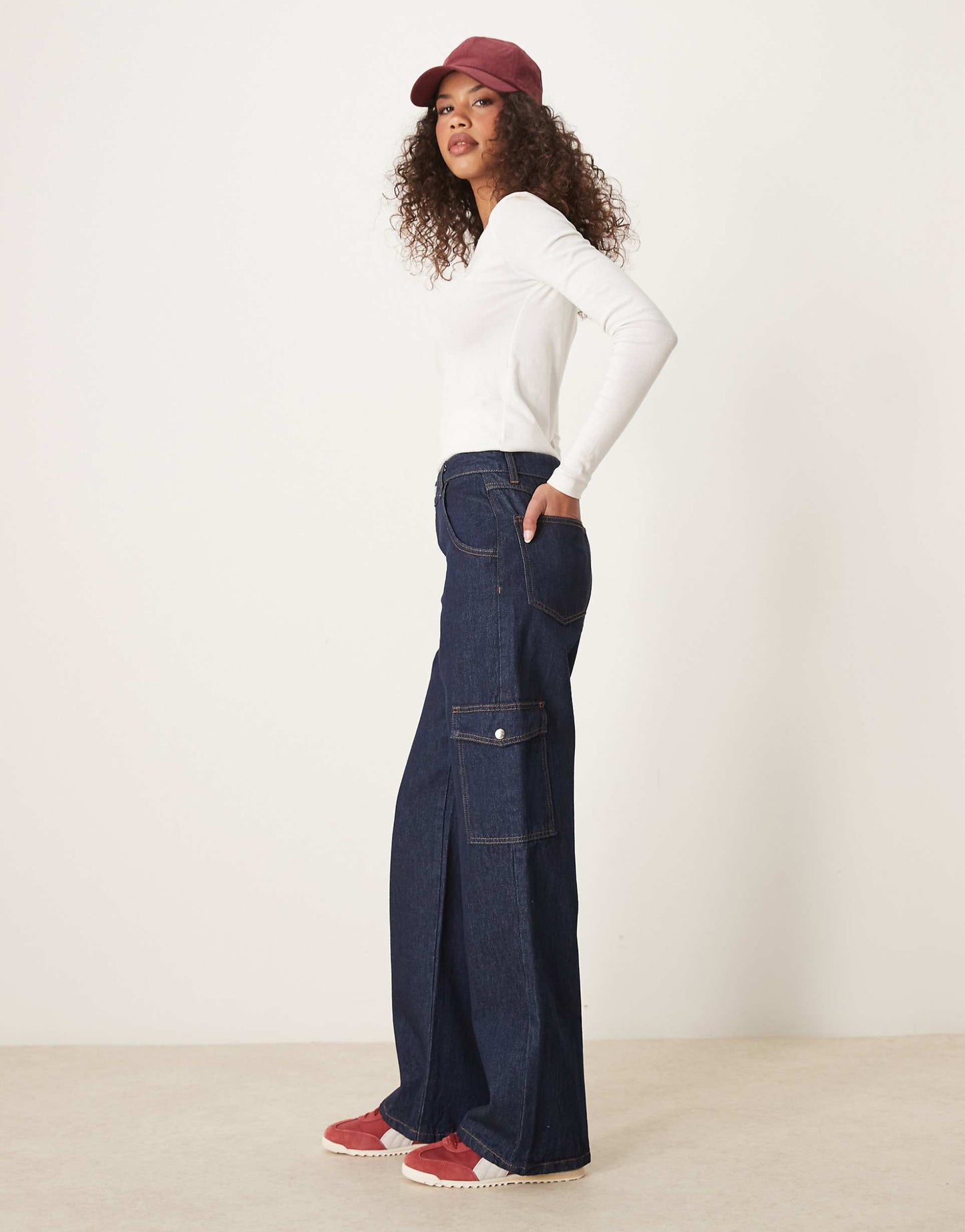 Clean Carpenter Jeans With Utility Pockets