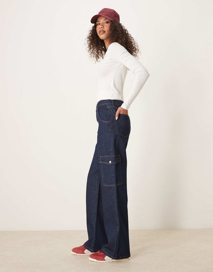 Clean Carpenter Jeans With Utility Pockets