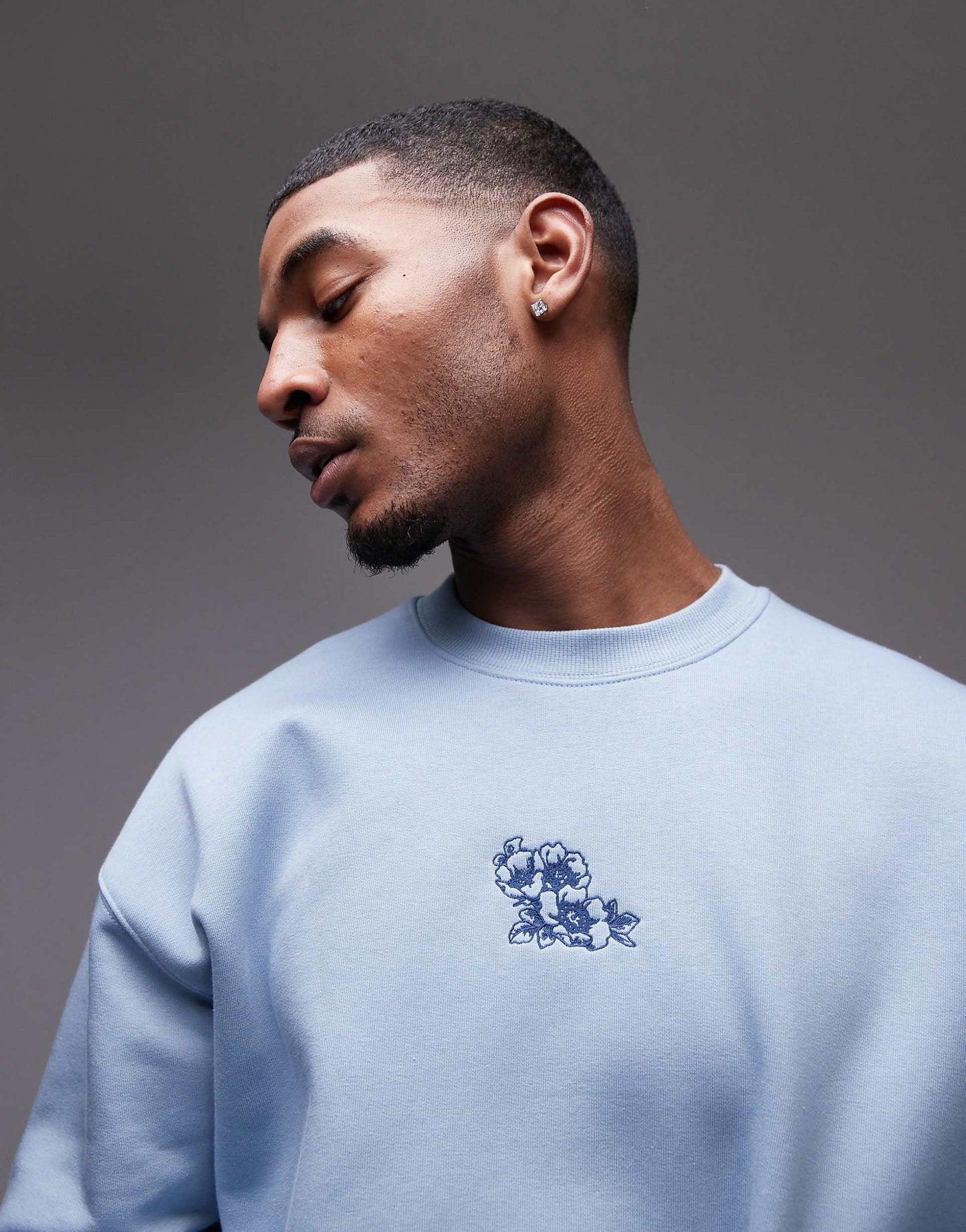 Oversized Fit Sweatshirt With Floral Embroidery