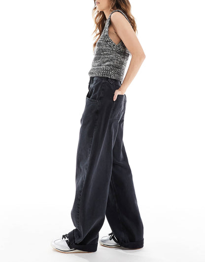Barrel Leg Jean With Pocket Detail