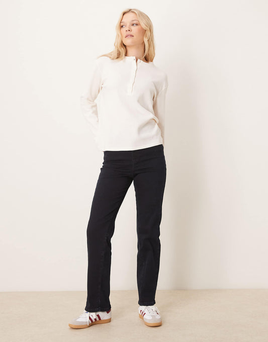 Comfort Stretch Straight Leg Jean With Twisted Seam