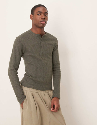 Muscle Fit Boxy Brushed Rib Sweatshirt With Henley Neck