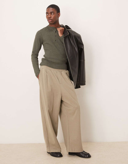 Muscle Fit Boxy Brushed Rib Sweatshirt With Henley Neck