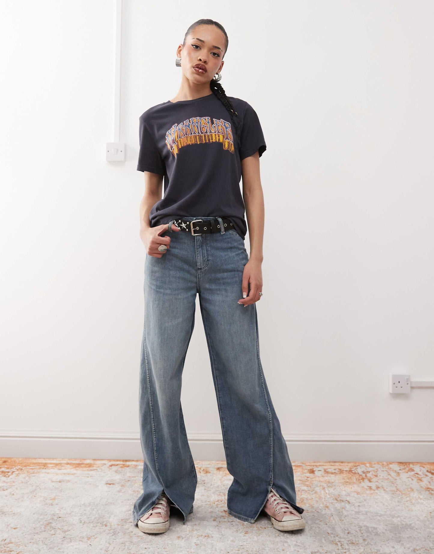 Lightweight Loose Fit Jeans With Front Split Detailing