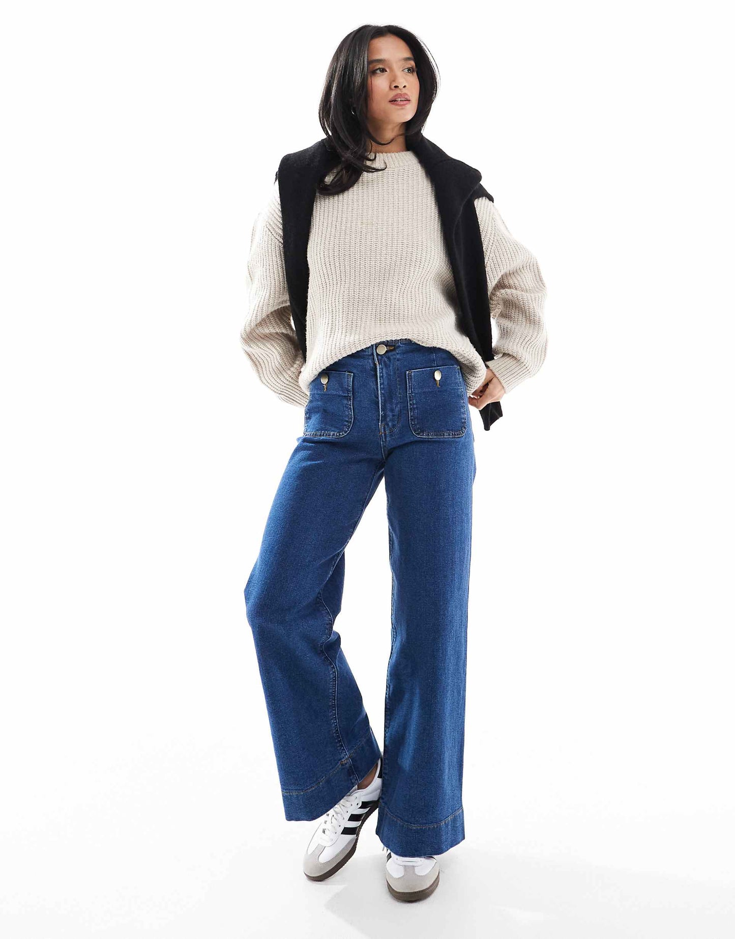 Petite D77 Staight Leg Jean With Button Detail