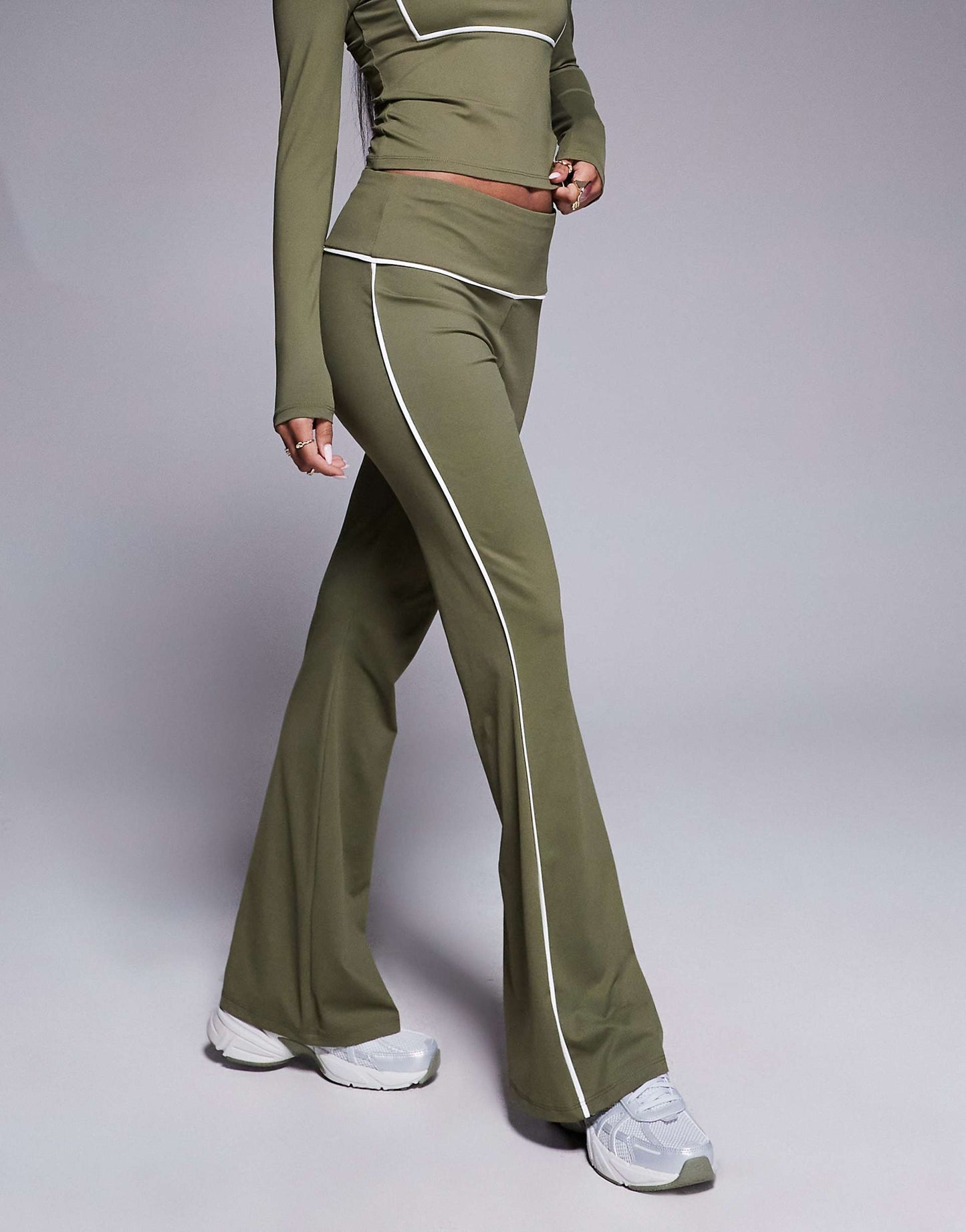 Contrast Binding Flare Legging Co Ord