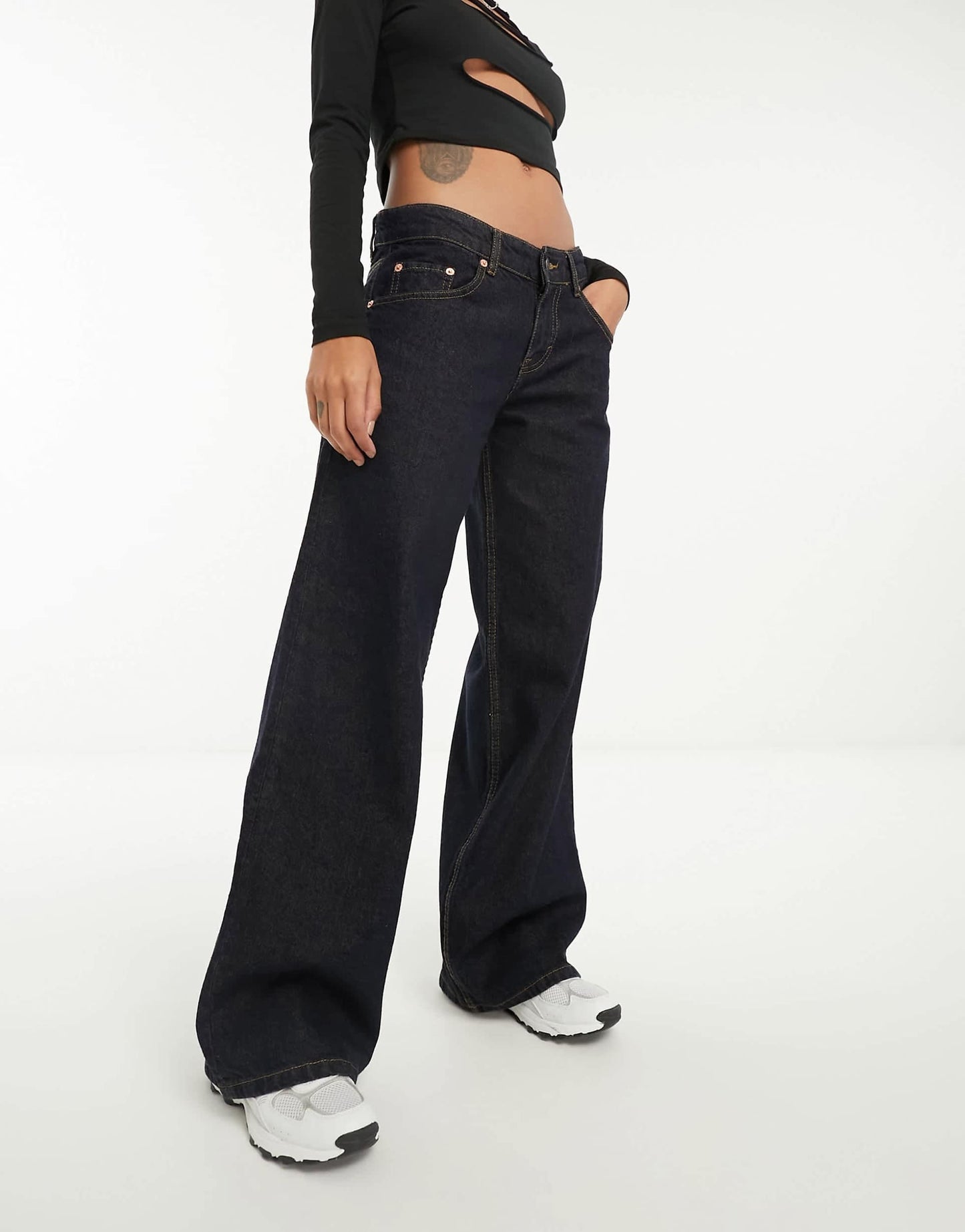 Roomy Wide Leg Low Rise Jeans