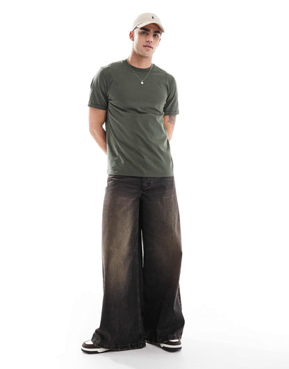 Essential Crew Neck T-Shirt With Roll Sleeve