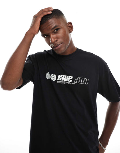 Oversized T-Shirt With Street Graphic