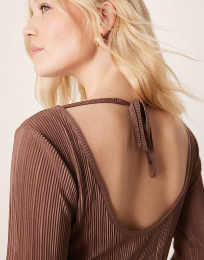 Plisse Angel Sleeve Slash Neck Top