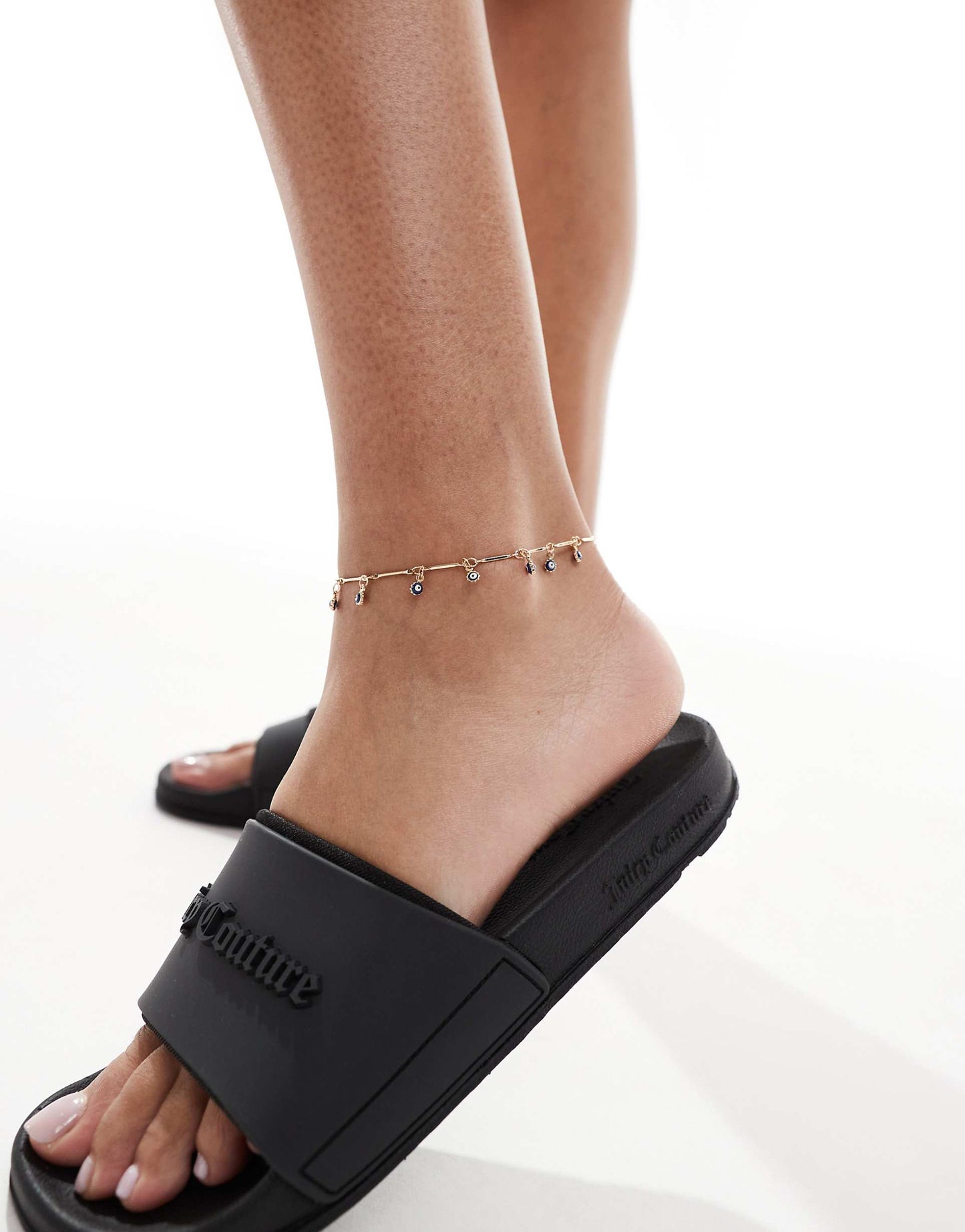 Anklet With Eye And Fine Chain Design