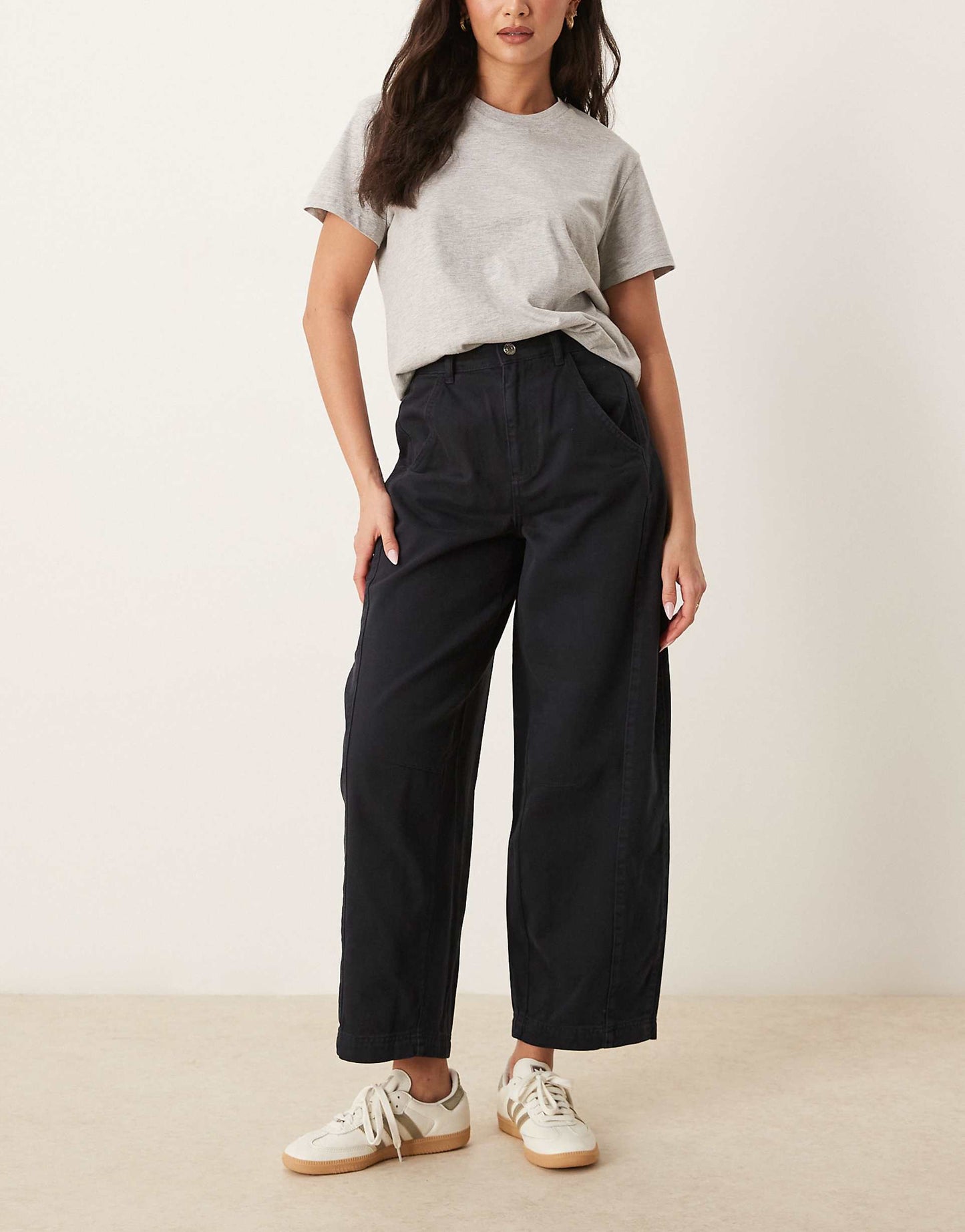 Cropped Barrel Leg Jean With Button Fly