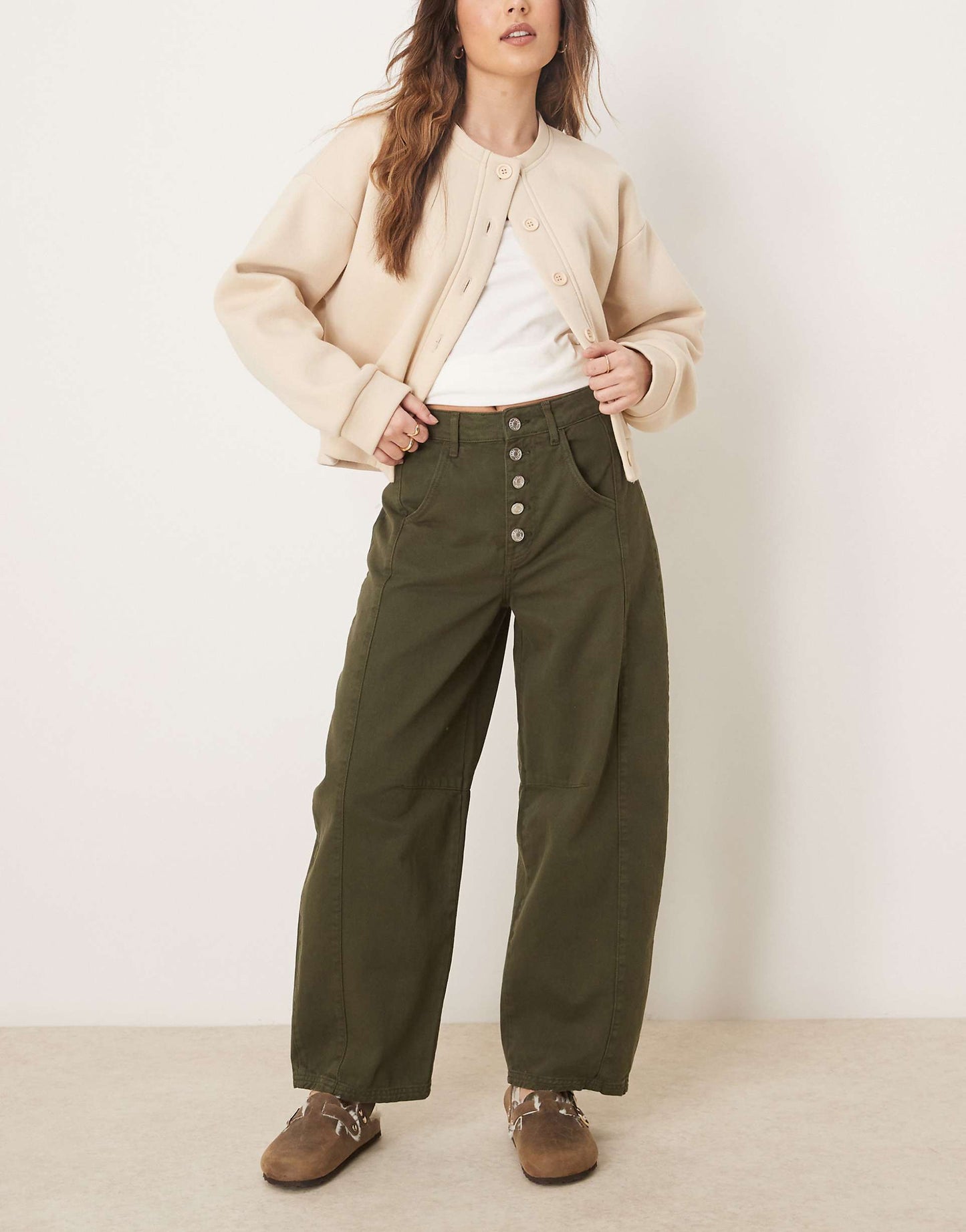 Cropped Barrel Leg Jean With Button Fly