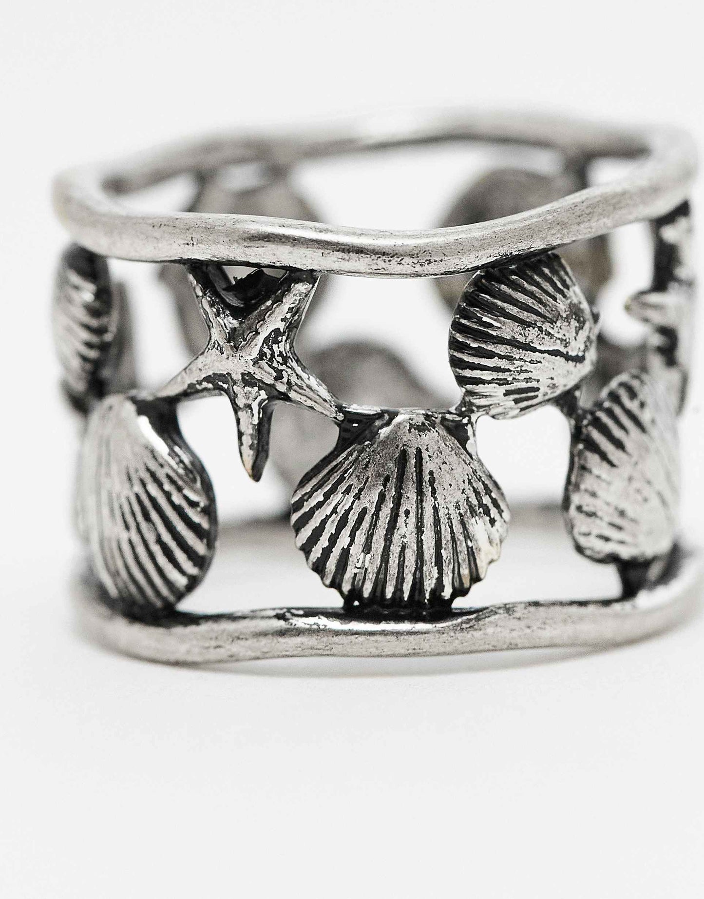 Unisex Ring With Shells