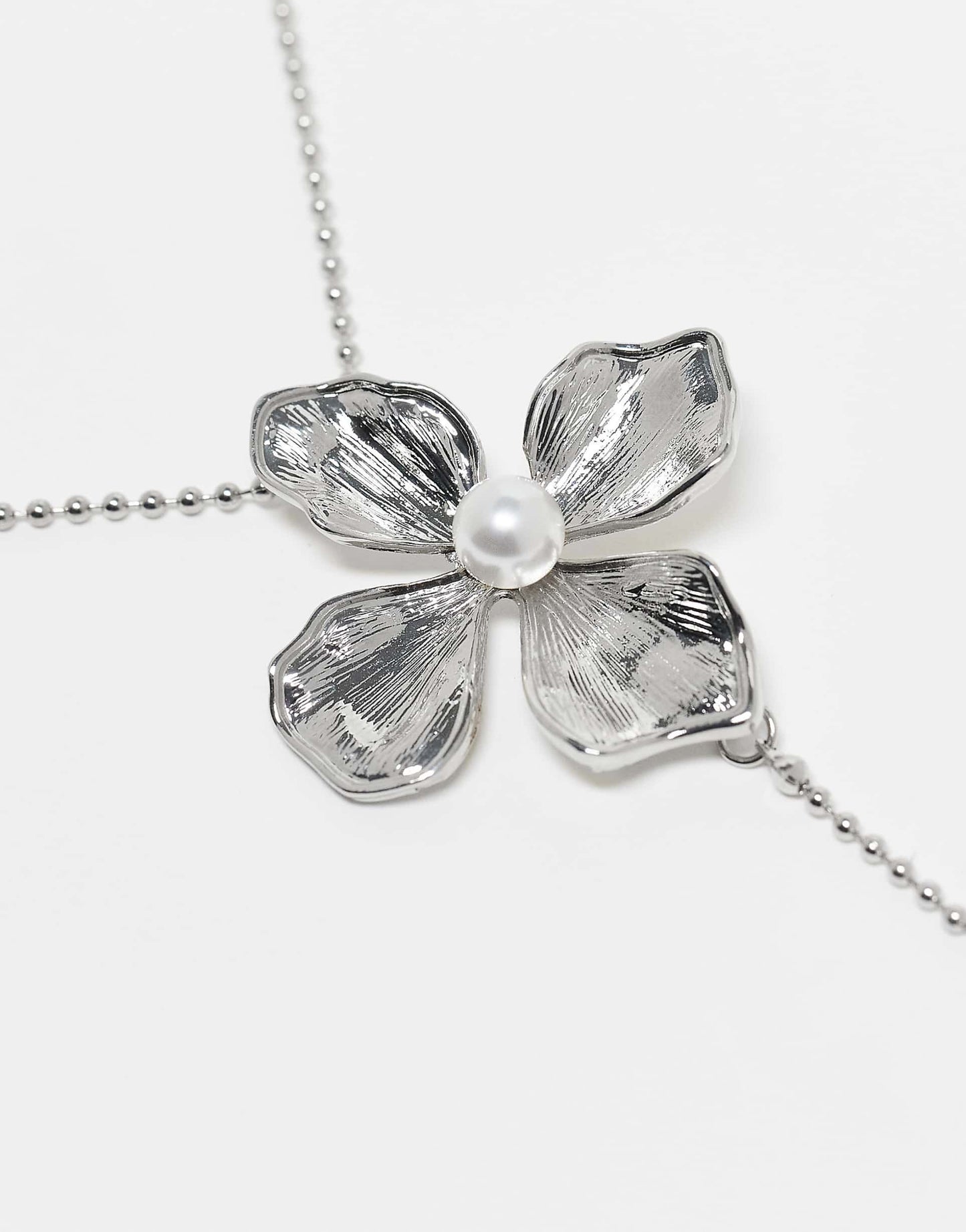 Unisex Drop Pendant Necklace With Flower
